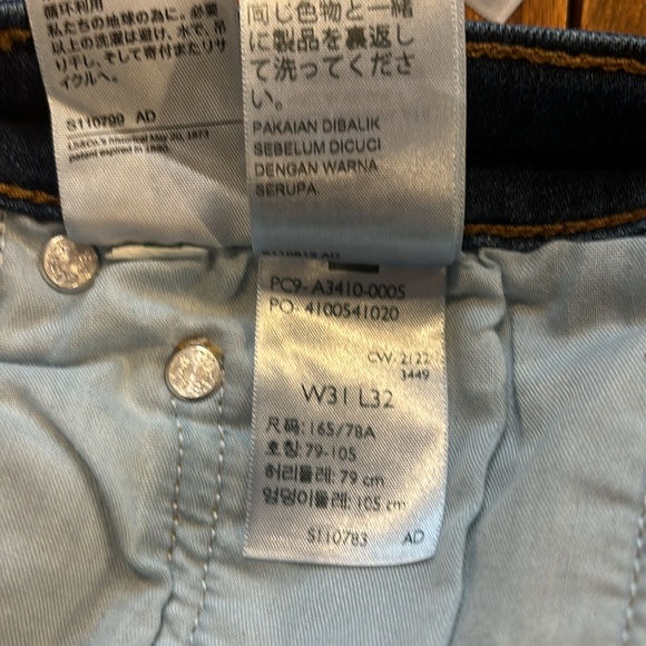 Woman’s Levi 726 Flare Jeans - Picture 4 of 7